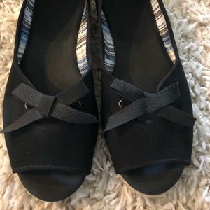 UGG peep toe flats. Size 7.5